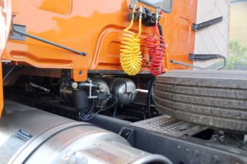 �������� ����T5�ؿ� 430���� 6X4 LNG��ͷǣ����ͼƬ