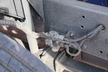 �������� ����T5�ؿ� 430���� 6X4 LNG��ͷǣ����ͼƬ