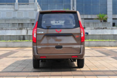 五菱 征程 2015款 舒适型 107马力 1.5L 7座面包车