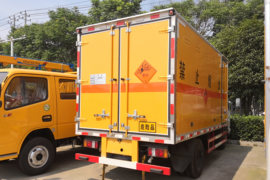 江铃汽车底盘 爆破器材运输车外观图片
