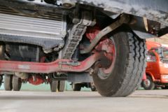 东风 凯普特K7 154马力 5.18米排半栏板轻卡(EQ1120L8BDD)