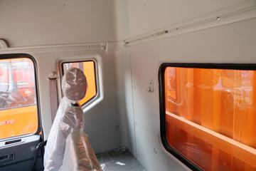 ���� ������D12�п� 190���� 4X2 9.85����ʽ�ػ���(EQ5181XXYL9BDKAC)ͼƬ