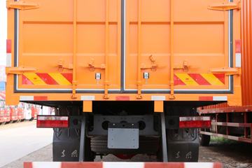 ���� ������D12�п� 190���� 4X2 9.85����ʽ�ػ���(EQ5181XXYL9BDKAC)ͼƬ