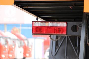 ���� ������D12�п� 190���� 4X2 9.85����ʽ�ػ���(EQ5181XXYL9BDKAC)ͼƬ