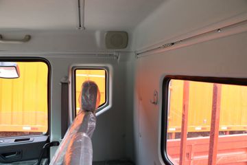 ���� ������D9 180���� 4X2 6.8�������ػ���(EQ1183L9BDG)ͼƬ