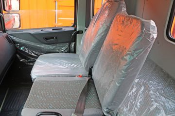 ���� ������D9 180���� 4X2 6.8�������ػ���(EQ1183L9BDG)ͼƬ