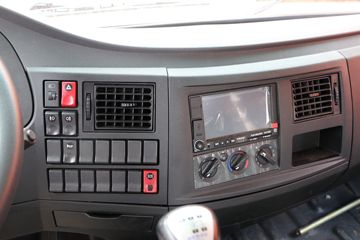 ���� ������D9 180���� 4X2 6.8�������ػ���(EQ1183L9BDG)ͼƬ