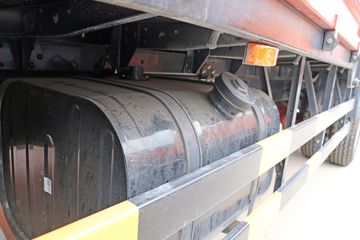 ���� ������D9 180���� 4X2 6.8�������ػ���(EQ1183L9BDG)ͼƬ