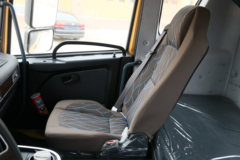 华菱 汉马H9重卡 420马力 6X2牵引车(HN4250H33B8M5)