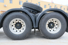 华菱 汉马H9重卡 420马力 6X2牵引车(HN4250H33B8M5)