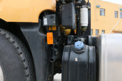 华菱 汉马H9重卡 420马力 6X2牵引车(HN4250H33B8M5)