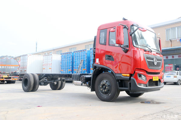 天锦KR中卡 绿通版 220马力 4X2 8米厢式载货车(高顶)