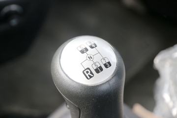 �������ó� ���KR 180���� 4X2 6.2���Ű��դʽ�ػ���ͼƬ