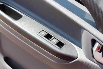 ���� ˧��Q9 160���� 6.8���Ű������ػ���ͼƬ