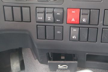 �����ؿ� ����X3000 430���� 6X4 LNGǣ����ͼƬ