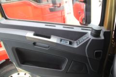 陕汽重卡 德龙X3000 430马力 6X4 LNG牵引车(SX42584X384TL)