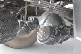 501&nbsp;载货车底盘                                                图片