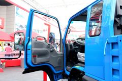 一汽通用 501-K系列 120马力 4X2 4.8米排半栏板载货车(CA1102PK26L3R5-3)