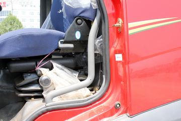 赛龙&nbsp;载货车驾驶室                                               图片