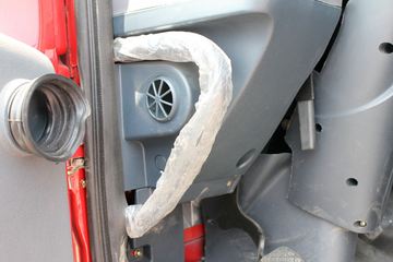 赛龙&nbsp;载货车驾驶室                                               图片