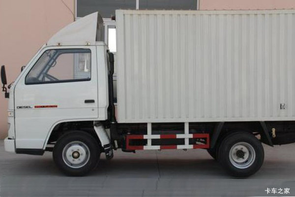 一汽通用 金铃 130马力 4X2 5.2米单排厢式载货车
