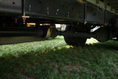 江铃 凯威中卡 156马力 4X2 6.1米排半厢式载货车(JX5090XXYXPRC2)