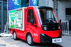 容大智造 迈乔 1.7T 4X2 2.27米单排纯电动厢式轻卡25kWh