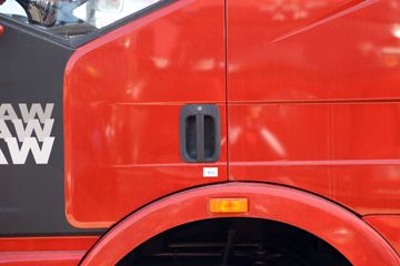 һ����� J6M�ؿ� 280���� 6X2 9.5����ʽ�ػ���(CA5250XXYP63K1L6T3E5)ͼƬ