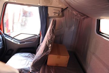 һ����� J6M�ؿ� 280���� 6X2 9.5����ʽ�ػ���(CA5250XXYP63K1L6T3E5)ͼƬ