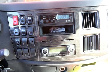 һ����� J6M�ؿ� 280���� 6X2 9.5����ʽ�ػ���(CA5250XXYP63K1L6T3E5)ͼƬ