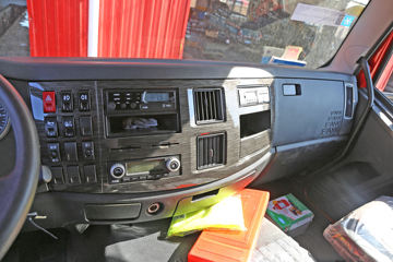 һ����� J6M�ؿ� 280���� 6X2 9.5����ʽ�ػ���(CA5250XXYP63K1L6T3E5)ͼƬ