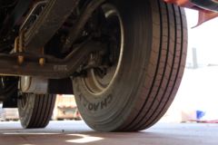 一汽解放 J6M重卡 280马力 6X2 9.5米厢式载货车(CA5250XXYP63K1L6T3E5)