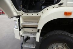 一汽解放 J6P 390马力 8X4 5.2方混凝土搅拌车(凌宇牌)(CLY5315GJB36E5)