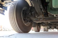 青岛解放 JH6重卡 350马力 8X4 9.5米仓栅式载货车(CA5310CCYP25K2L7T4E5A80)