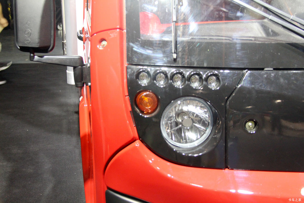 �ݴ����� ��ͼMetroII 2.55T 4X2 3.1�׵��Ŵ��綯��ʽ�Ῠ40kWh���