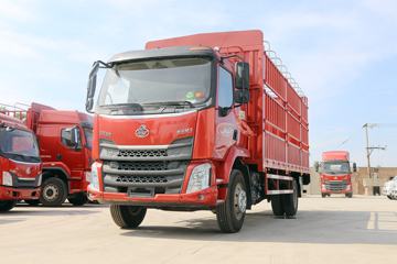 东风柳汽 新乘龙M3中卡 160马力 4X2 6.75米仓栅式载货车(LZ5161CCYM3AB)