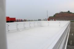 现代商用车 致道300N 116马力 3.815米排半栏板轻卡(CNJ1040EDF33V)