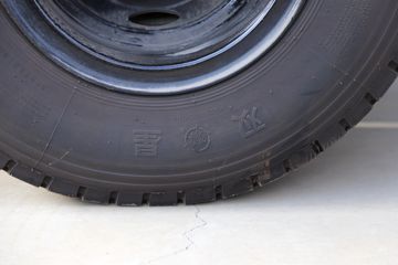 ���� ����E3 129���� 4X2 3.8����ж��ͼƬ