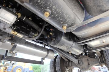 ���� ����E3 129���� 4X2 3.8����ж��ͼƬ