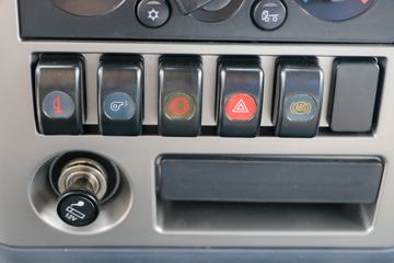 �Ĵ��ִ� ��Խ 115���� 4X2 4.1����ж��ͼƬ