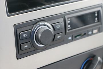 �Ĵ��ִ� ��Խ 115���� 4X2 4.1����ж��ͼƬ