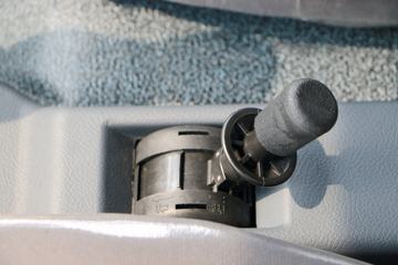 �Ĵ��ִ� ��Խ 115���� 4X2 4.1����ж��ͼƬ