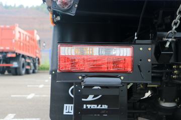 �Ĵ��ִ� ��Խ 115���� 4X2 4.1����ж��ͼƬ