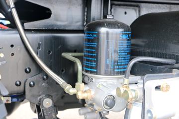 �Ĵ��ִ� ��Խ 115���� 4X2 4.1����ж��ͼƬ