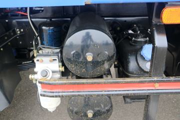 �Ĵ��ִ� ��Խ 115���� 4X2 4.1����ж��ͼƬ