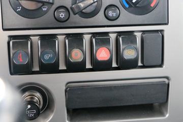 �Ĵ��ִ� ��Խ 140���� 4X2 3.9����ж��(10��)ͼƬ