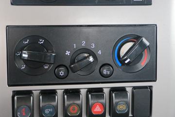 �Ĵ��ִ� ��Խ 140���� 4X2 3.9����ж��(10��)ͼƬ