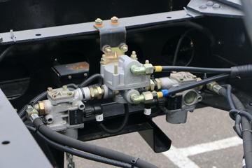 �Ĵ��ִ� ��Խ 140���� 4X2 3.9����ж��(10��)ͼƬ