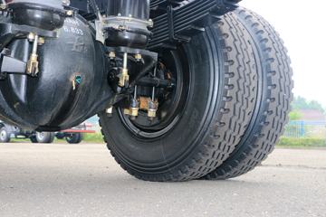 �Ĵ��ִ� ��Խ 140���� 4X2 3.9����ж��(10��)ͼƬ