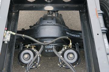 �Ĵ��ִ� ��Խ 140���� 4X2 3.9����ж��(10��)ͼƬ